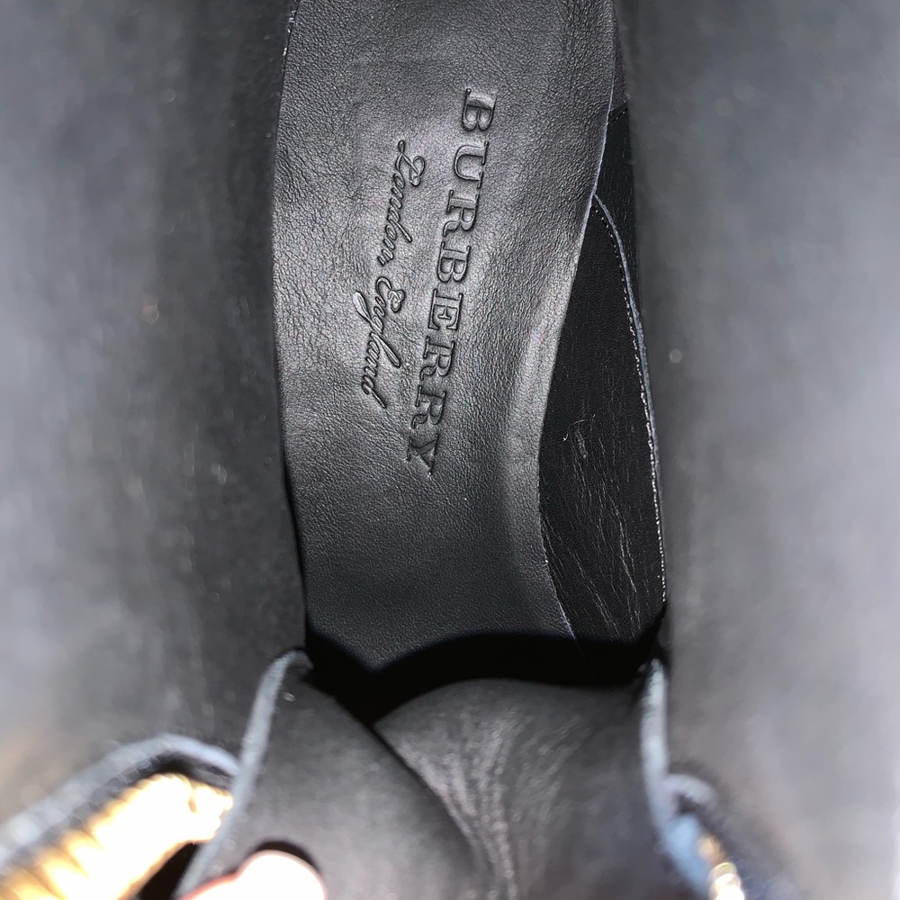 Burberry boots - Picture 8 of 8